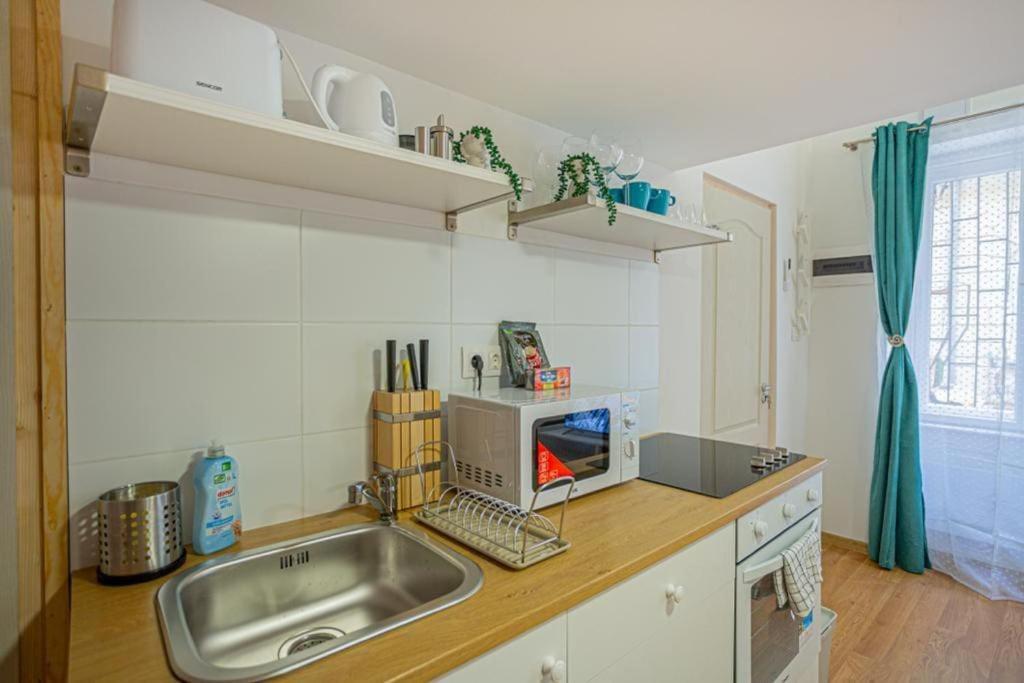 Boutique Apartment In Akacfa Street Budapest Bagian luar foto